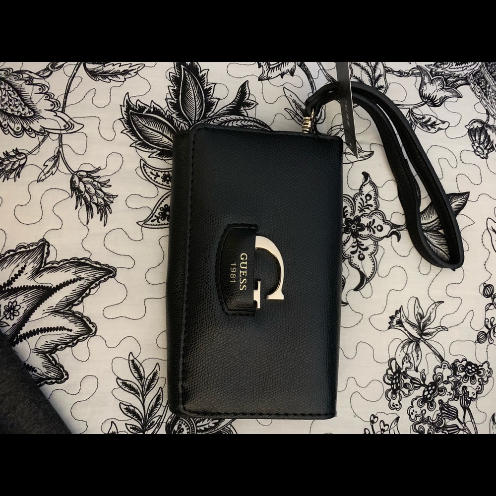 Guess Wristlet/Smartphone Wallet (NWT) - Black